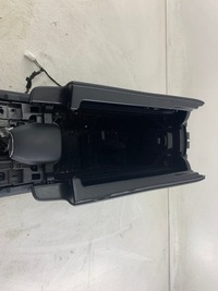 фото thumb №7, Mercedes w212 подлокотник туннель средний