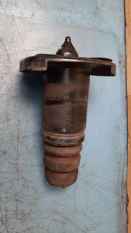 фото thumb №1, Кронштейн відбійник амортизатора задня volvo xc60 v60