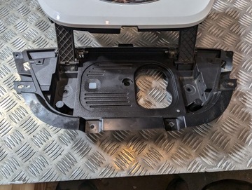 фото thumb №10, Maxus ev30 e доставляти 3 2019- решітка радіатора логотип кришка заряджання