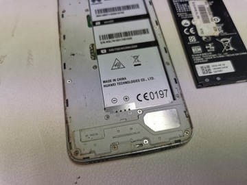 База данных запчастей HUAWEI Y6 SCL-L01 LCD CAMERA PLATE