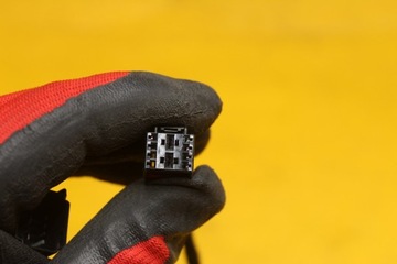 фото thumb №7, Амортизатор крышки левый зад jaguar xf ii gx73-42701-ad