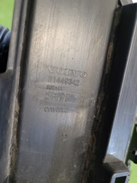 фото thumb №8, Volvo xc40 решітка середня бампера 31449342