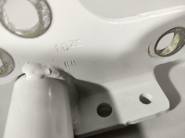 фото thumb №8, Volvo s60 13- петля крышки багажника правый