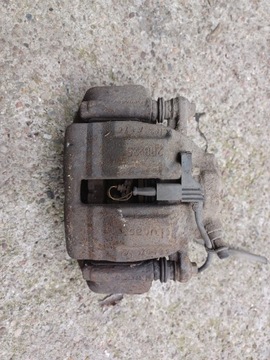 фото thumb №1, Супорт гальма перед праві mercedes w203 00r 2.1cd