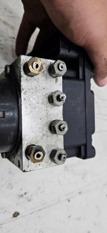 фото thumb №5, Насос abs volvo xc90 xc70 v70 30643979