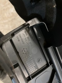 фото thumb №5, Крышка заглушка крышки багажника треугольника audi a4 b8 8k9867979