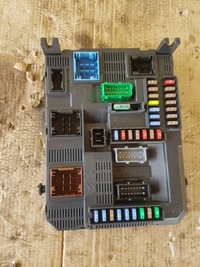 фото thumb №1, Коробка предохранителей bsi c4 cactus 9807532080