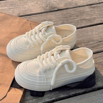Туфли UrbanStyle, размер 38 см, белые.