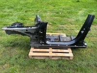 фото thumb №1, Mercedes w205 sedan чверть ліва поріг блок двигуна лівий