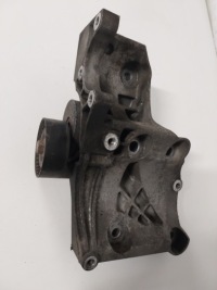 Кронштейн генератора 2.0 cdti opel insignia 55562863 Цена, фото thumb