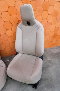 фото thumb №10, Bmw ix i20 салон сидіння диван обшивки тунель пам'ять atelier бежево-сірий