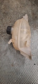 фото thumb №2, Бачок жидкость 3217100015r renault master