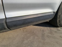фото thumb №1, Молдинг дверь левый задняя vw touareg 7l