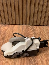 фото thumb №1, Замок двері перед лівий citroen berlingo ii peugeot partner ii 9135eg ori