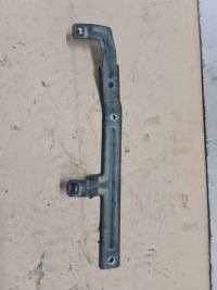 фото thumb №1, Кронштейн верхньої захист audi a8 d2 4.2 077103948