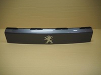 фото thumb №1, Накладка молдинг кришки багажника peugeot 2008 ii