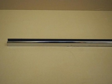 фото thumb №2, Планка ущільнювач скла лівий перед grand cherokee wk2 рестайлінг