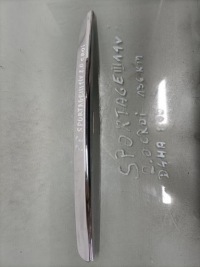 фото thumb №1, Молдинг накладка крышки задняя kia sportage iii 86582-3u000