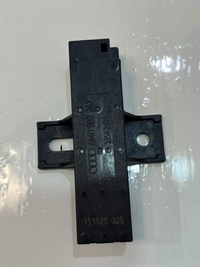 фото thumb №1, Антена kessy audi a4 b9 4m0907247