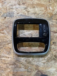 фото thumb №1, Рамка радио навигации renault trafic iii opel vivaro b 682609821r