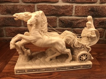 Лошади в упряжи, красивая большая фигура