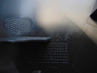 фото thumb №3, Трикутник двері лівий задня peugeot 3008 ii