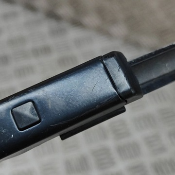 фото thumb №7, Porsche taycan 9j1 2022 двірник скла передній / лобовий