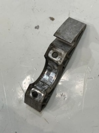 фото thumb №1, Кронштейн стабилизатора porsche cayenne ii 7p5 7l0411063b