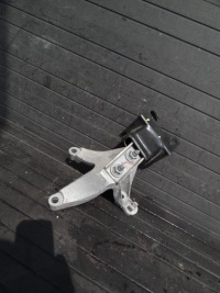 фото thumb №1, Dacia sandero ii 19r 1,0 sce подушка кронштейн коробки