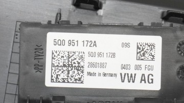 фото thumb №5, Лампа кабины потолок r-line vw taigo 5q0951172a