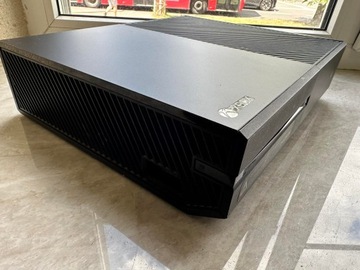 XBOX ONE 500 ГБ черный с ОРИГИНАЛЬНОЙ ПАНЕЛЬЮ