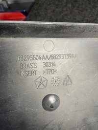 фото thumb №4, Jeep compass 18- рамка подкладка pod номерной знак 68295604aa