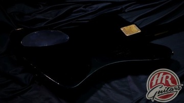 Fernandes MV-65NS, sygnatura Nikkiego Sixxa z Mötley Crüe