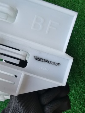 фото thumb №3, Основание коробка предохранителей bsi rav4 82877-42030