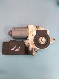 фото thumb №4, Citroen c5 моторчик стекло правый перед 9637541380