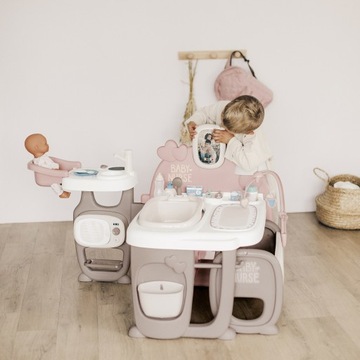 УГОЛОК ДЛЯ УХОДА ЗА БОЛЬШОЙ КУКЛОЙ SMOBY BABY NURSE