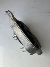 фото thumb №1, Кронштейн подушка коробки передач renault clio v 1.0 tce 112536909r