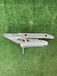 фото thumb №2, Land rover range rover sport l320 петли крышки / капот двигателя lr040747