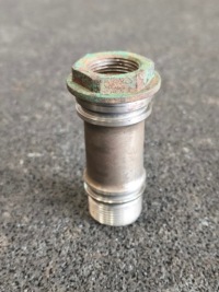 Купити З'єднувач трубки уприскування volvo d7 fm 8900 b7r deutz [21491083], фото thumb
