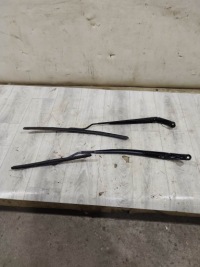 фото thumb №1, Toyota aygo x 2022 рычаги дворник комплект