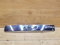 фото thumb №1, Накладка молдинг крышки багажника задняя chevrolet orlando