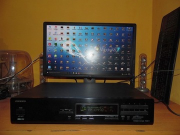 Отличный радиотюнер ONKYO T-4211 FM/AM RDS EON