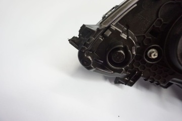 SUZUKI BURGMAN 650 13- REFLEKTOR LAMPA PRZÓD