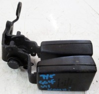 фото thumb №1, Vw golf vii 7 12-20 клипса поперечина ремней задние задняя kombi 8v0857739a