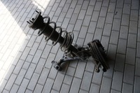 фото thumb №1, Mazda 6 gj 2.2d амортизаторна стійка правий поворотний кулак важіль