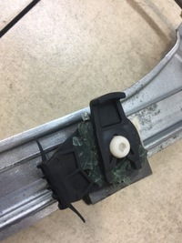 фото thumb №8, Подъемник стекло левый перед clio iii 8200291145