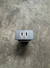 фото thumb №1, Ford s-max mk2 port роз'єм usb hc3t-14f014-bc