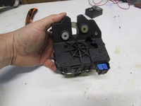 фото thumb №1, Замок крышки багажника ford focus mk1 hb