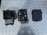 фото thumb №1, Opel astra k коробка предохранителей основание