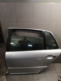 фото thumb №1, Дверь левый задняя серебристый vw phaeton голый